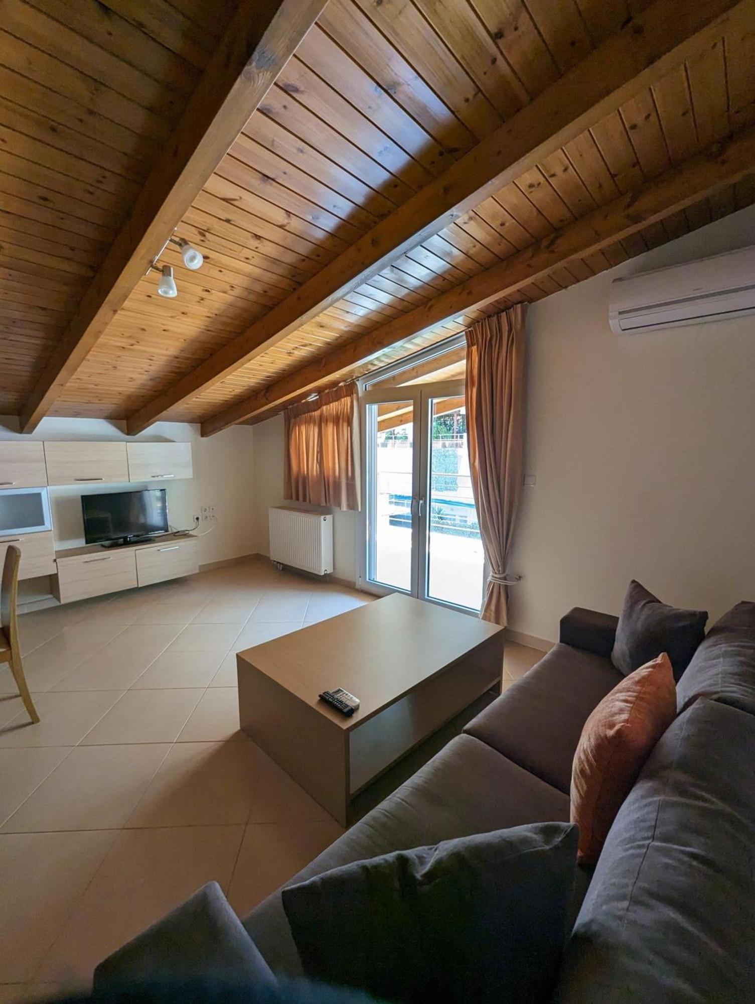 Samaras Apartments In Kamena Vourla Exteriér fotografie