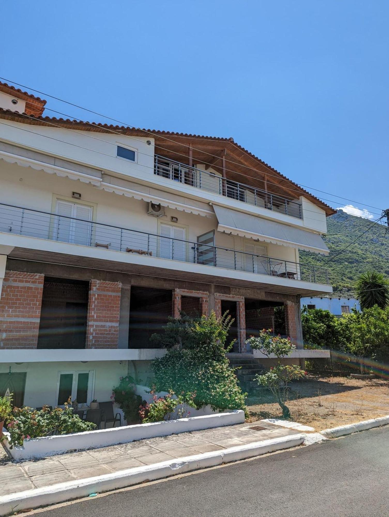 Samaras Apartments In Kamena Vourla Exteriér fotografie